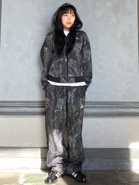 「adidas（アディダス）のカモ フード付き フルジップ / アディダスオリジナルス adidas Originals（パーカー）」を使った、knさん（レディース・164cm）の秋コーディネート