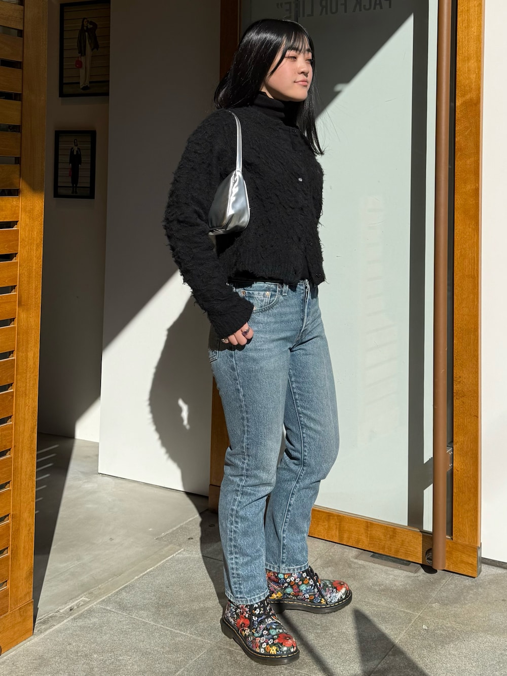 OUTDOOR PRODUCTS Levi’s 別注501 CROPPEDデニム サイズ比較| Levi's(R)別注501(R)ーWhich your size?｜OUTDOOR