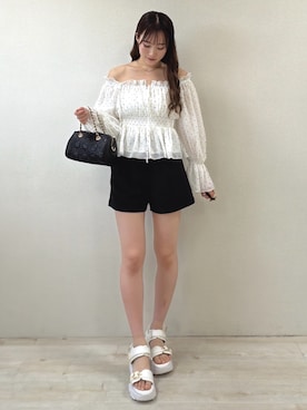 「INGNI（イング）のチュールオフショルブラウス（シャツ/ブラウス、ホワイト系）」を使った、舞桜さん（レディース・165cm）の春コーディネート