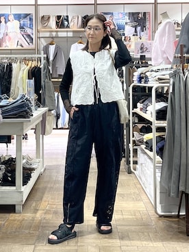 「GLOBAL WORK（グローバルワーク）のBeauteeシアー切り替え長袖/587687（Tシャツ/カットソー、ブラック系）」を使った、nibakeryさん（レディース）の春コーディネート