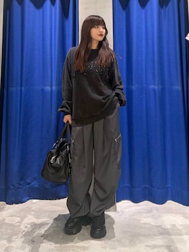 「PAGEBOY（ページボーイ）のZIPタックカーゴパンツ【裾ドローコード付き】（カーゴパンツ、グレー系）」を使った、アイさん（レディース・154cm）の秋コーディネート