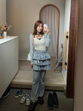 「SHEINのアイテム（スカート、グレー系）」を使った、𝘻𝘬𝘮さん（レディース・158cm）の春コーディネート