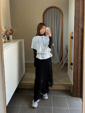 「UNIQLO（ユニクロ）のアイテム（Tシャツ/カットソー、ホワイト系）」を使った、𝘻𝘬𝘮さん（レディース・158cm）の春コーディネート