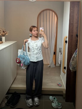 「UNIQLO（ユニクロ）のアイテム（スラックス、グレー系）」を使った、𝘻𝘬𝘮さん（レディース・158cm）の夏コーディネート