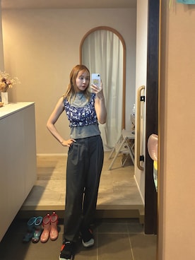 「UNIQLO（ユニクロ）のアイテム（スラックス、グレー系）」を使った、𝘻𝘬𝘮さん（レディース・158cm）の夏コーディネート