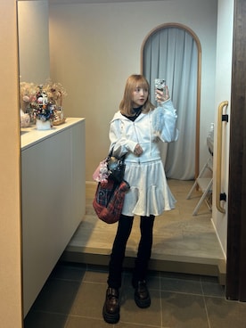 「アイテム（トートバッグ、レッド系）」を使った、ᶻᵏⁿさん（レディース・158cm）の秋コーディネート