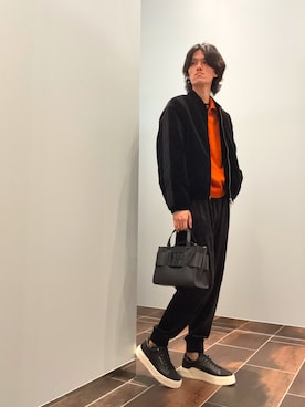 「ARMANI EXCHANGE（アルマーニエクスチェンジ）のアイテム（ハンドバッグ）」を使った、mochimochi.Hさん（メンズ・184cm）の秋コーディネート