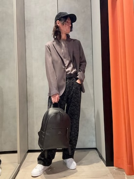 「ARMANI EXCHANGE（アルマーニエクスチェンジ）の【A|X アルマーニ エクスチェンジ】AXロゴ 半袖クルーネックTシャツ/REGULAR（Tシャツ/カットソー）」を使った、mochimochi.Hさん（メンズ・183cm）の秋コーディネート