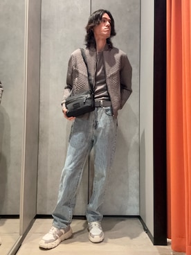 「ARMANI EXCHANGE（アルマーニエクスチェンジ）の【A|X アルマーニ エクスチェンジ】AXロゴ 半袖クルーネックTシャツ/REGULAR（Tシャツ/カットソー）」を使った、mochimochi.Hさん（メンズ・183cm）の秋コーディネート