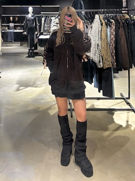 「EMODA（エモダ）のアイテム（ジャケット/アウター）」を使った、本田祐美絵さん（レディース・154cm）の秋コーディネート