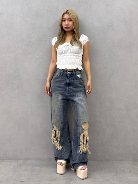 「EMODA（エモダ）のLACE POINT OFF SHOUKDER TOP（Tシャツ/カットソー、ホワイト系）」を使った、本田祐美絵さん（レディース・154cm）の春コーディネート