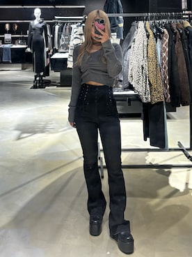 「EMODA（エモダ）のアイテム（パンツ）」を使った、本田祐美絵さん（レディース・154cm）の冬コーディネート