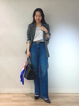 「アイテム（ストール/ショール）」を使った、TOYODAさん（レディース・163cm）の秋コーディネート