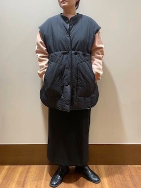 「アイテム（ダウンベスト、グレー系）」を使った、うみさん（レディース・162cm）の冬コーディネート