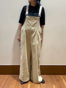 「アイテム（オールインワン・サロペット、ベージュ系）」を使った、うみさん（レディース・162cm）の秋コーディネート