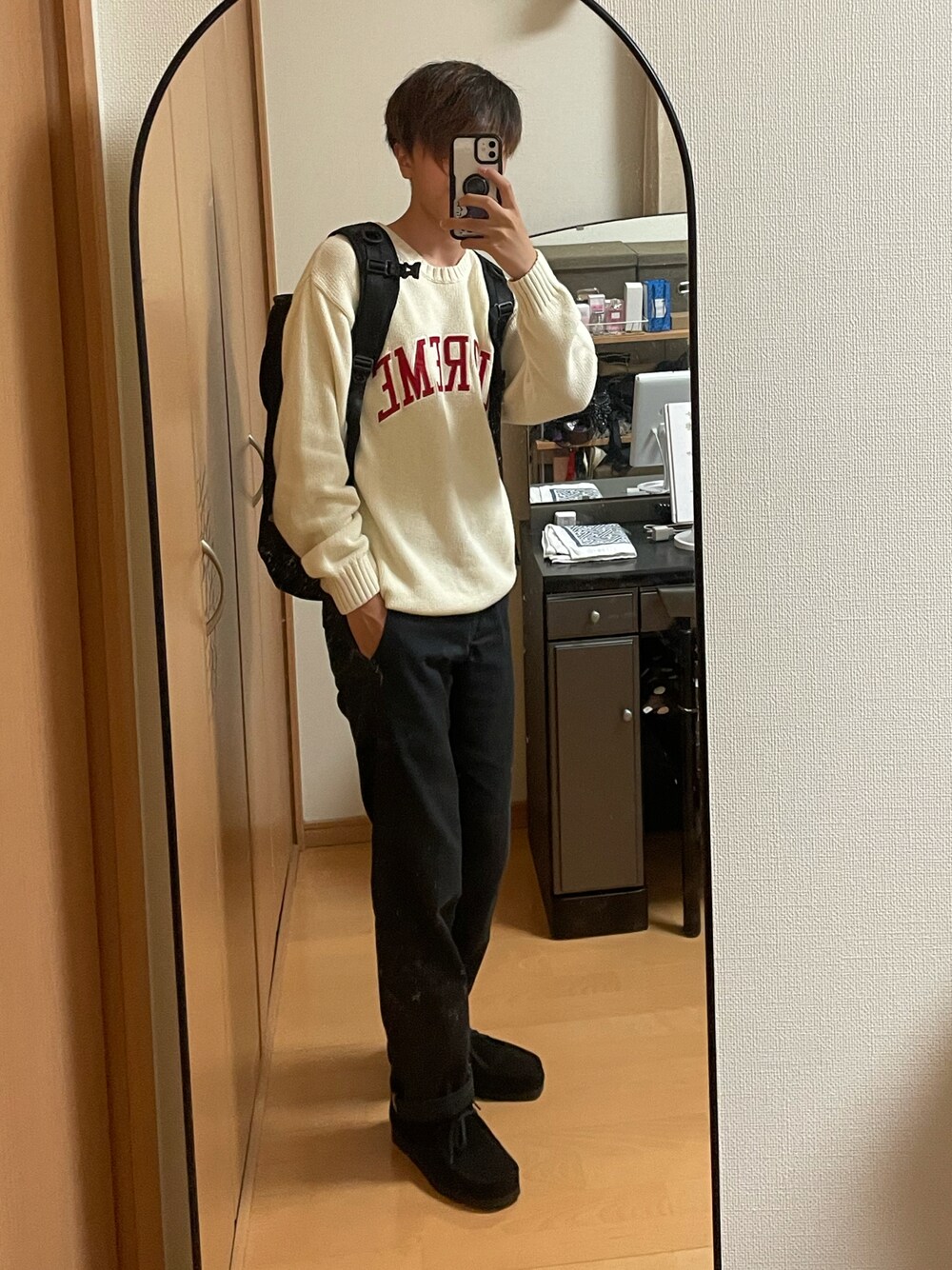「Supreme のアイテム（ニット/セーター、ホワイト系）」を使った、きょうさん（メンズ・171cm）の秋コーディネートの1枚目の写真