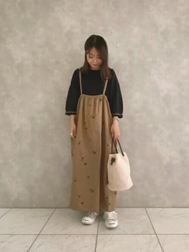 「アイテム（Tシャツ/カットソー、ブラック系）」を使った、よしかわさん（レディース・151cm）の秋コーディネート