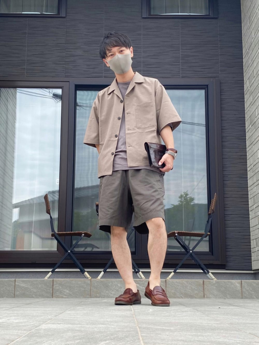 「COOLなこのコが仲間入り、休日スタイル、夏コーデ、UNIQLO、ハーフパンツ、オープンカラーシャツ、プチプラ、カラーパンツ、GU、アースカラー」｜「GUのアイテム（シャツ/ブラウス、ベージュ系）」を使った、たけるさん（メンズ・172cm）の夏コーディネートの1枚目の写真