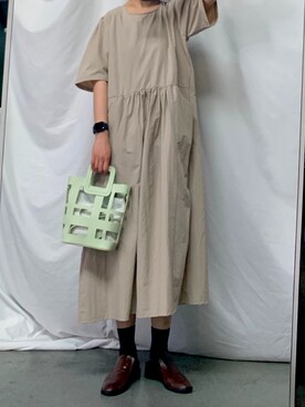「アイテム（ハンドバッグ、グリーン系）」を使った、영화さん（レディース・166cm）の夏コーディネート