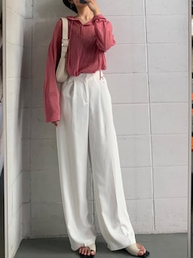 「ホワイトパンツ」｜「アイテム（スラックス）」を使った、영화さん（レディース・166cm）の夏コーディネート
