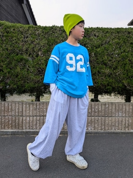 「LOWRYS FARM（ローリーズファーム）のカットバルーンパンツ　631066（スウェットパンツ、グレー系）」を使った、yuui8135さん（キッズ・137cm）の春コーディネート
