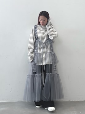 シースルーボリュームチュールデザインジレを使った人気ファッション