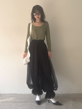 裾レースチュールバルーンパンツを使った人気ファッション