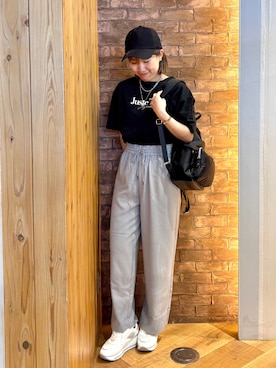 「SHOO・LA・RUE（シューラルー）の【綿100%/プチプラ】選べる3柄 大人のためのプレーンTシャツ（Tシャツ/カットソー、ブラック系）」を使った、ronさん（レディース・158cm）の春コーディネート