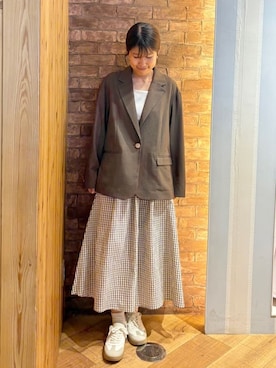 「Sunauna（スーナウーナ）の◆タックフレアスカート（スカート、ベージュ系）」を使った、ronさん（レディース・158cm）の春コーディネート