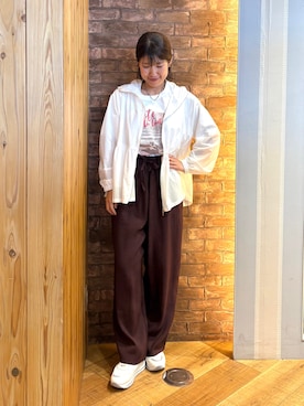 「SHOO・LA・RUE（シューラルー）の【プチプラ/S-LL】選べる3柄 コットンプリントTシャツ（Tシャツ/カットソー、ホワイト系）」を使った、ronさん（レディース・158cm）の春コーディネート