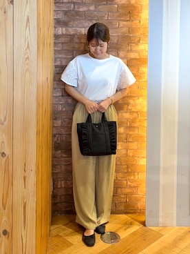 「SHOO・LA・RUE（シューラルー）の【汗じみ防止/ひんやり/体型カバー】真夏でも安心。汗じみが気にならない お袖レースフレアTシャツ（Tシャツ/カットソー、ホワイト系）」を使った、ronさん（レディース・158cm）の夏コーディネート