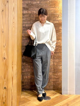 「SHOO・LA・RUE（シューラルー）の【洗濯機可】インせず決まるAライン ストライプスキッパーシャツ（シャツ/ブラウス、ホワイト系）」を使った、ronさん（レディース・158cm）の秋コーディネート