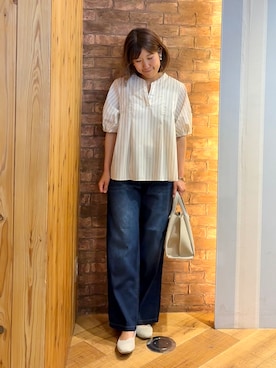 「SHOO・LA・RUE（シューラルー）の洗えてサラサラ透かし編みニットパンプス（パンプス、ゴールド系）」を使った、ronさん（レディース・158cm）の春コーディネート