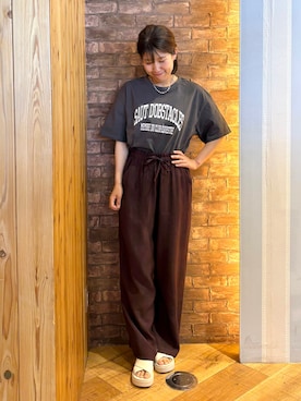 「SHOO・LA・RUE（シューラルー）の【洗濯機可/S-LL】イージーベイカーパンツ（その他パンツ、ブラウン系）」を使った、ronさん（レディース・158cm）の春コーディネート