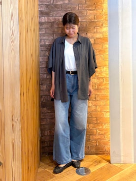 「SHOO・LA・RUE（シューラルー）の【洗濯後しわになりにくい/体型カバー】ポンチョ風ゆったりシャツ（シャツ/ブラウス、グレー系）」を使った、ronさん（レディース・158cm）の春コーディネート