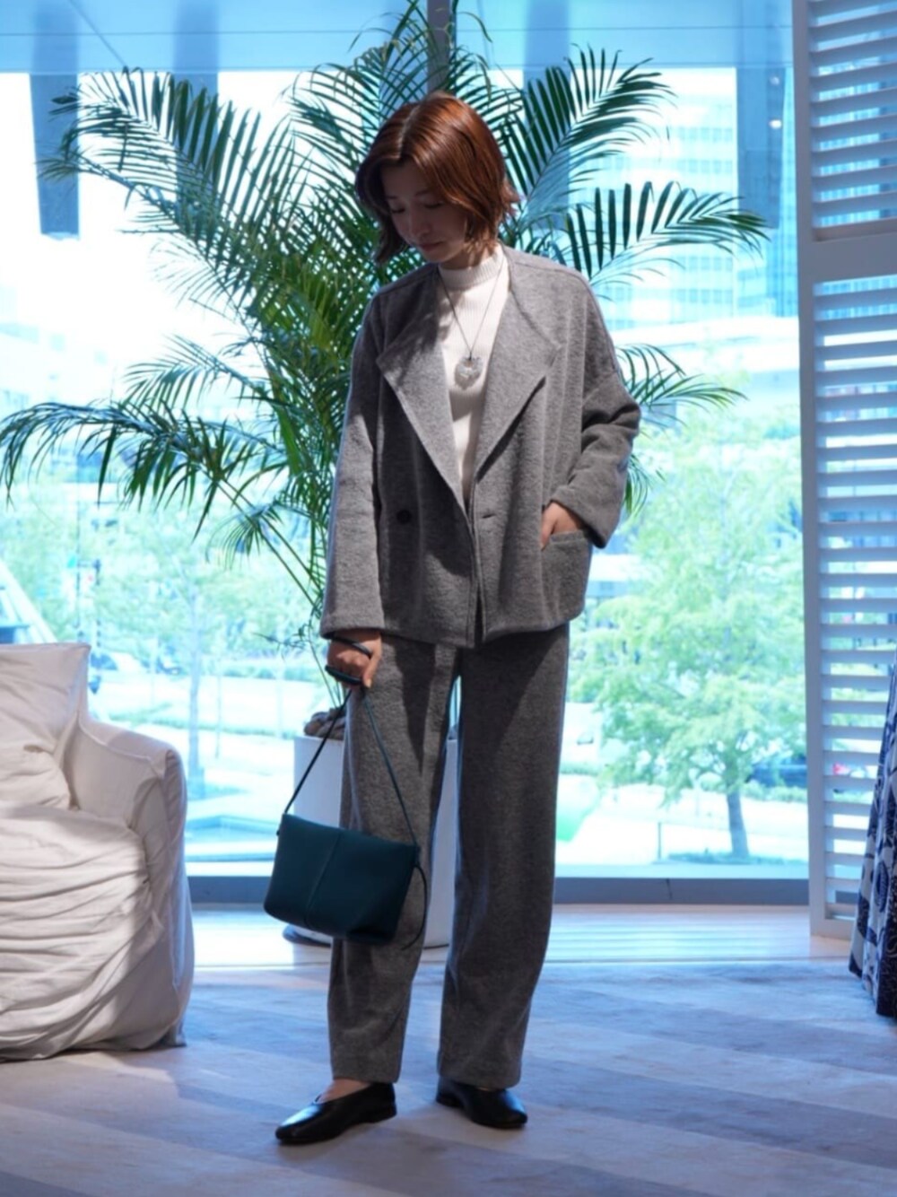 美品【ギャルリーヴィー】ファインブークレー イージーストレートパンツ ファインブークレー イージーストレートパンツ｜トゥモローランド 公式通販