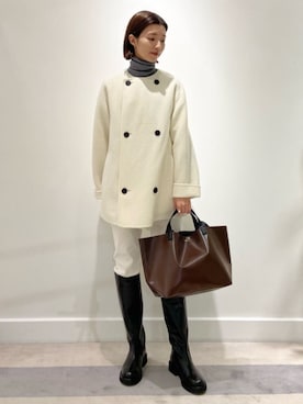 「オールホワイト」｜「アイテム（トレンチコート）」を使った、KawasakiTOMORROWLANDさん（レディース・162cm）の冬コーディネート