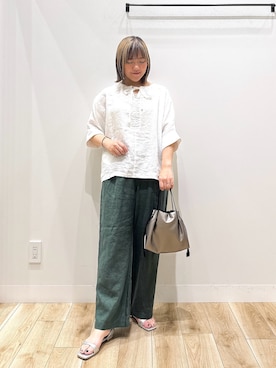 「URBAN RESEARCH DOORS（アーバンリサーチドアーズ）のリネン2WAYブラウス（シャツ/ブラウス、ホワイト系）」を使った、ながせさん（レディース・156cm）の春コーディネート