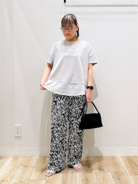「URBAN RESEARCH DOORS（アーバンリサーチドアーズ）の異素材切替えラウンドヘムプルオーバー（Tシャツ/カットソー、グレー系）」を使った、ながせさん（レディース・156cm）の春コーディネート