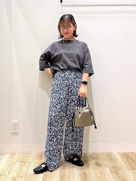 「URBAN RESEARCH DOORS（アーバンリサーチドアーズ）の『接触冷感/吸水速乾/イージーケア』フラワープリントドライタッチリラックスパンツ（その他パンツ）」を使った、ながせさん（レディース・156cm）の夏コーディネート