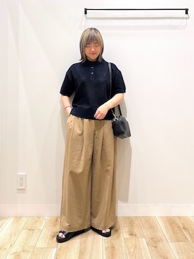 「RODE SKO（ロデスコ）のフロントポケットショルダーバッグ（ショルダーバッグ、ブラック系）」を使った、ながせさん（レディース・156cm）の春コーディネート