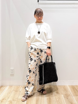 「URBAN RESEARCH DOORS（アーバンリサーチドアーズ）のニットドッキングドルマン プルオーバー（Tシャツ/カットソー、ホワイト系）」を使った、ながせさん（レディース・156cm）の春コーディネート