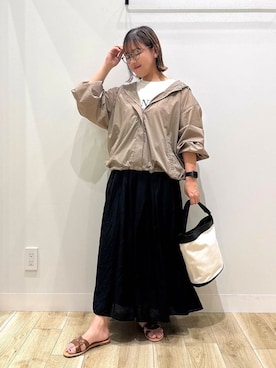 「アイテム（マウンテンパーカー）」を使った、ながせさん（レディース・156cm）の夏コーディネート