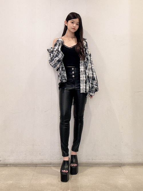 ハイウエストBACKクロスフェイクレザーパンツ ジェイダ GYDA ハイウエストBACKクロスフェイクレザーパンツ