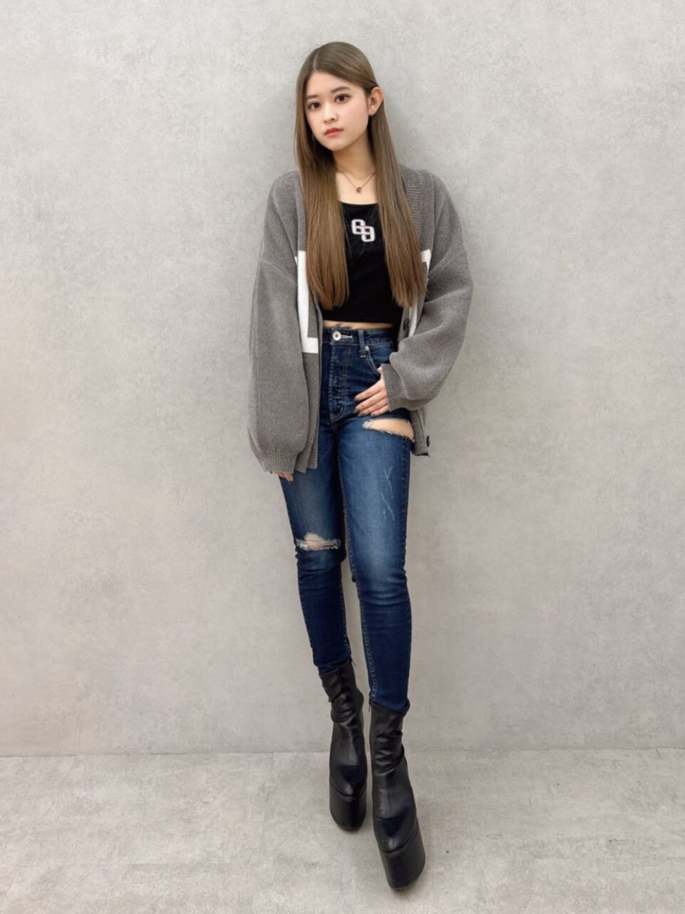 服/ファッション 39.GYDA SQUARE KNEE EMBROIDERED PLAID CULOTTES - Navy / White | ZARA United States