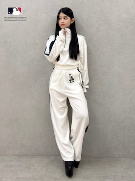 「MLB（メジャーリーグベースボール）のアイテム」を使った、Hitomiさん（レディース・150cm）の冬コーディネート