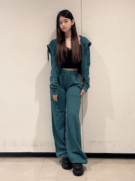 「アイテム（スウェットパンツ）」を使った、Hitomiさん（レディース・150cm）の秋コーディネート