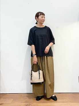 「URBAN RESEARCH DOORS（アーバンリサーチドアーズ）のリネンレーヨンバックリボンブラウス（シャツ/ブラウス、ブラック系）」を使った、ちばななこさん（レディース・154cm）の夏コーディネート