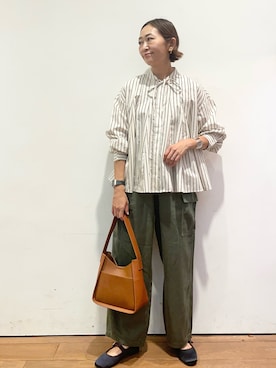 「アイテム（パンプス、ブルー系）」を使った、ちばななこさん（レディース・154cm）の秋コーディネート