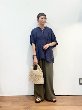 「URBAN RESEARCH DOORS（アーバンリサーチドアーズ）のリネンウエストタックスキッパーブラウス（シャツ/ブラウス、ブルー系）」を使った、ちばななこさん（レディース・154cm）の夏コーディネート